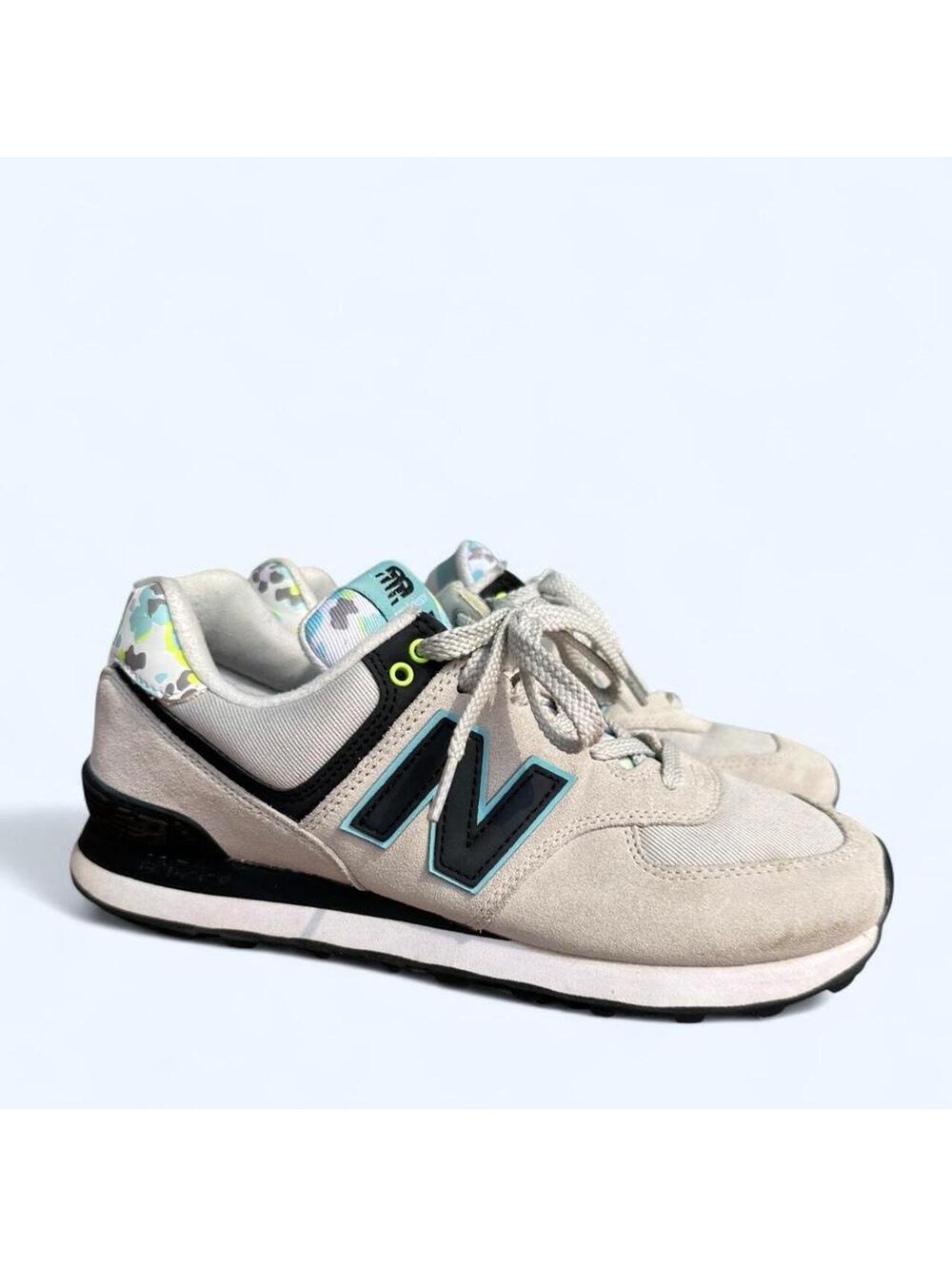New Balance Women's Grey and Multi Trainer